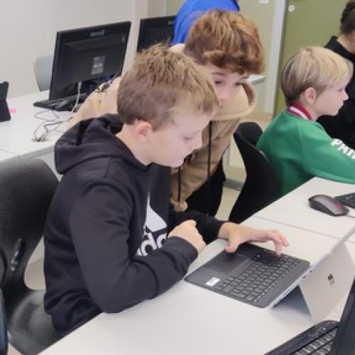 Informatikstunde VS Zams 