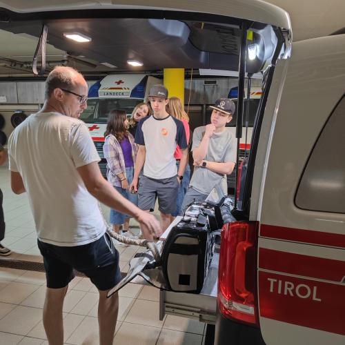 Besuch Rotes Kreuz 4a 2024