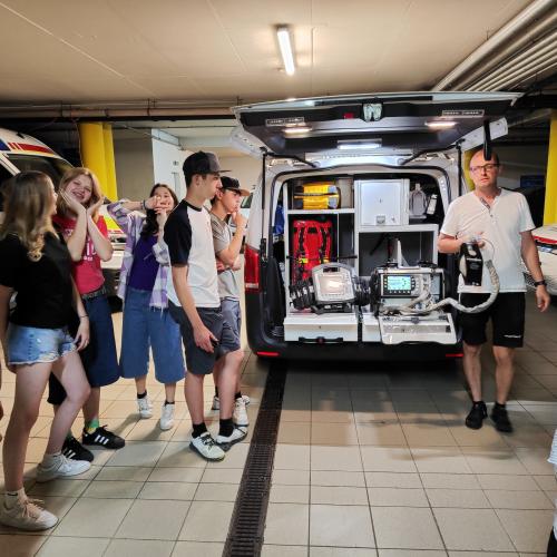 Besuch Rotes Kreuz 4a 2024