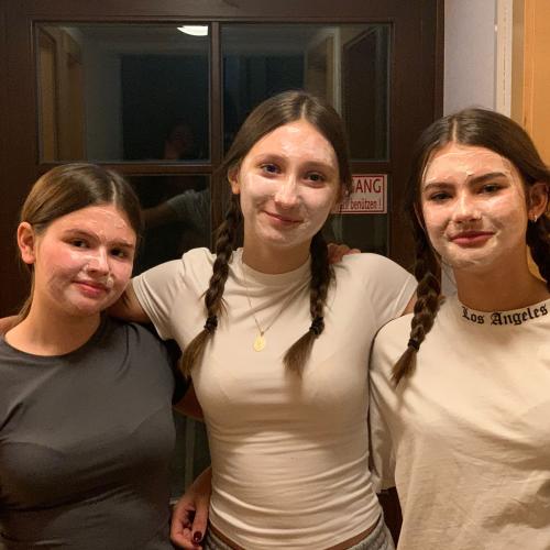 Gesichtsmasken, Klassen 3ab, 2024/25