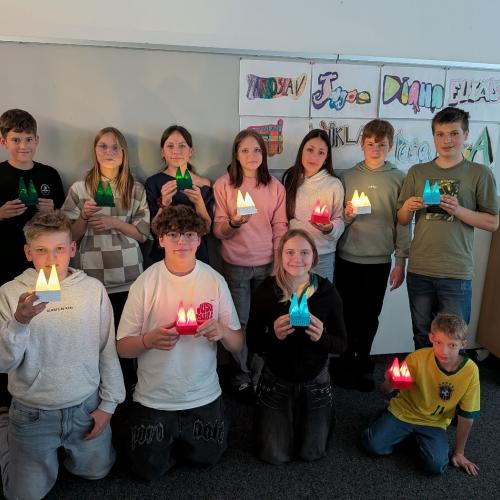 Klasse 3b mit Leuchten, 3b, 2025/26